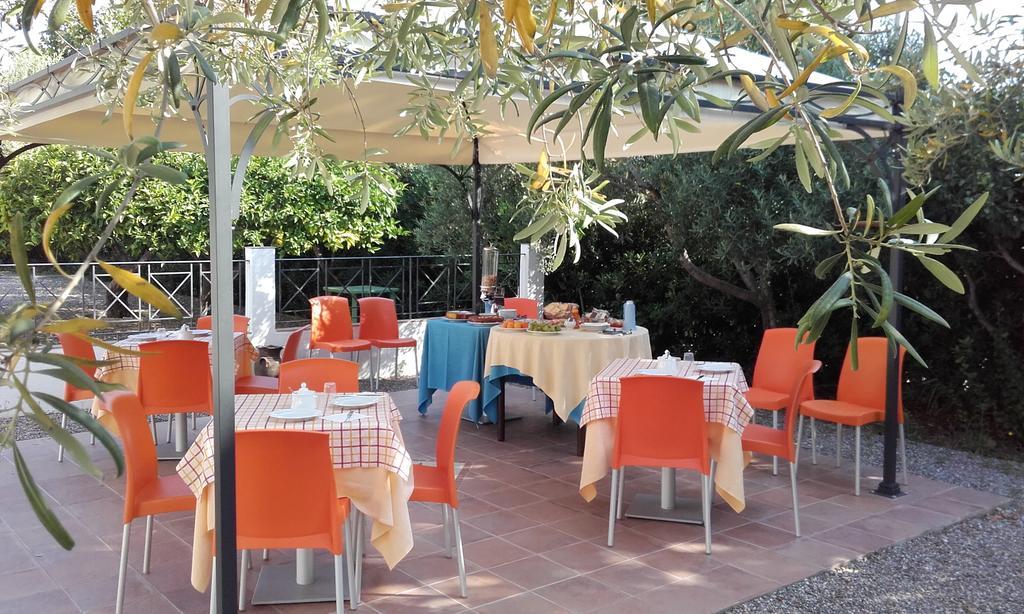 B&B Il Giardino Di Zefiro Gioiosa Marea Ngoại thất bức ảnh